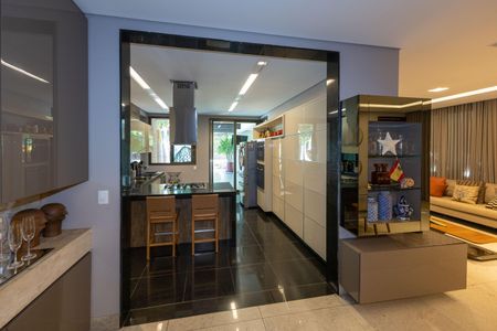 Casa de condomínio à venda com 328m², 4 quartos e 2 vagasCozinha