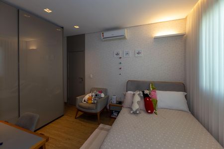 Casa de condomínio à venda com 328m², 4 quartos e 2 vagasSuíte 1