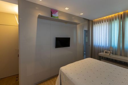 Casa de condomínio à venda com 328m², 4 quartos e 2 vagasSuíte 3