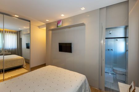 Casa de condomínio à venda com 328m², 4 quartos e 2 vagasSuíte 3