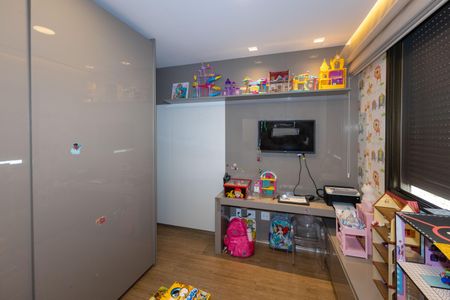 Casa de condomínio à venda com 328m², 4 quartos e 2 vagasSuíte 2