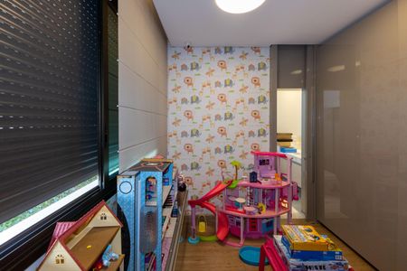 Casa de condomínio à venda com 328m², 4 quartos e 2 vagasSuíte 2