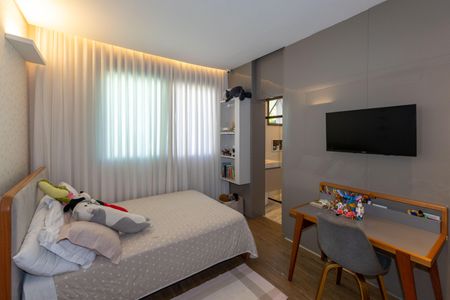 Casa de condomínio à venda com 328m², 4 quartos e 2 vagasSuíte 1