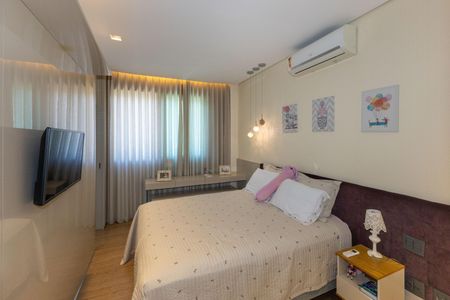 Casa de condomínio à venda com 328m², 4 quartos e 2 vagasSuíte 3