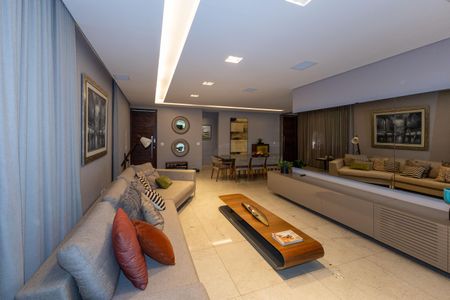 Casa de condomínio à venda com 328m², 4 quartos e 2 vagasSala de TV