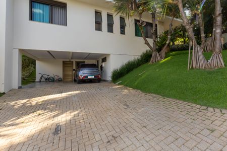 Casa de condomínio à venda com 328m², 4 quartos e 2 vagasGaragem