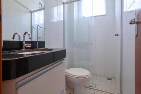 Apartamento para alugar com 60m², 2 quartos e 1 vaga Apartamento para alugar com 60m², 2 quartos e 1 vagaBanheiro social