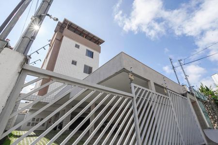 Apartamento para alugar com 60m², 2 quartos e 1 vaga Apartamento para alugar com 60m², 2 quartos e 1 vagaFachada