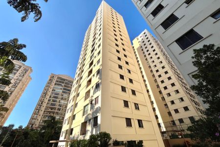 Apartamento para alugar com 58m², 2 quartos e 1 vaga Apartamento para alugar com 58m², 2 quartos e 1 vagaFachada