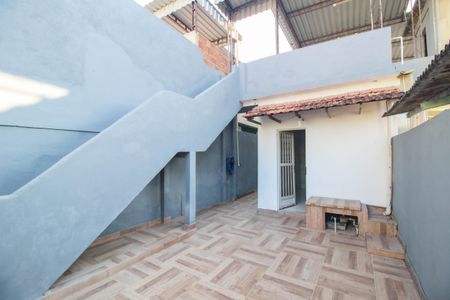 Casa para alugar com 110m², 2 quartos e 1 vagaQuintal