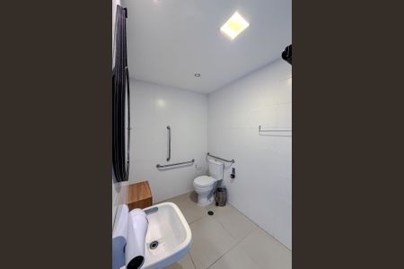 Studio para alugar com 25m², 1 quarto e sem vaga Studio para alugar com 25m², 1 quarto e sem vagaBanheiro Social