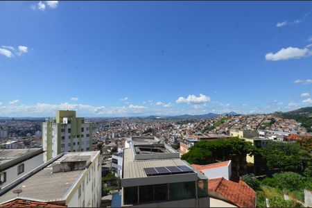 Apartamento à venda com 80m², 2 quartos e sem vagaVista