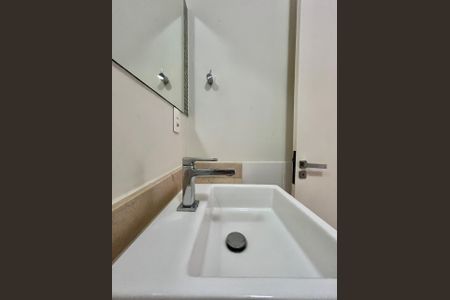 Banheiro de apartamento para alugar com 2 quartos, 69m² em Jardim Pauliceia, Campinas