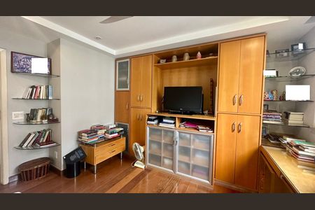 Apartamento à venda com 196m², 4 quartos e 3 vagas Apartamento à venda com 196m², 4 quartos e 3 vagasQuarto