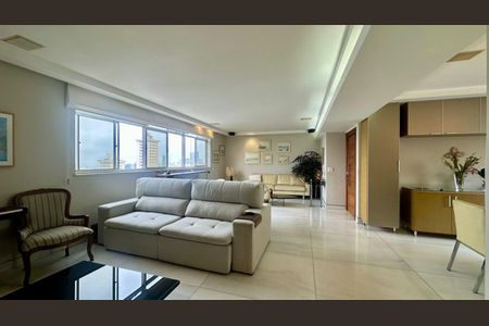 Apartamento à venda com 196m², 4 quartos e 3 vagas Apartamento à venda com 196m², 4 quartos e 3 vagasSala