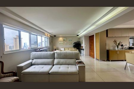 Apartamento à venda com 196m², 4 quartos e 3 vagas Apartamento à venda com 196m², 4 quartos e 3 vagasSala