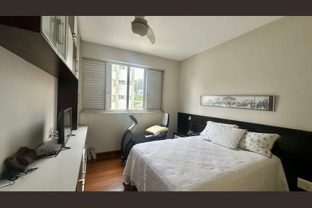 Apartamento à venda com 196m², 4 quartos e 3 vagas Apartamento à venda com 196m², 4 quartos e 3 vagasQuarto