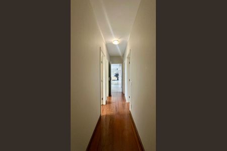 Apartamento à venda com 196m², 4 quartos e 3 vagas Apartamento à venda com 196m², 4 quartos e 3 vagasCorredor