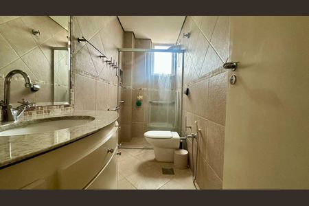 Apartamento à venda com 196m², 4 quartos e 3 vagas Apartamento à venda com 196m², 4 quartos e 3 vagasBanheiro