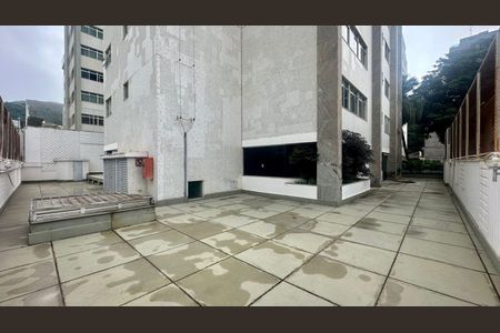 Apartamento à venda com 196m², 4 quartos e 3 vagas Apartamento à venda com 196m², 4 quartos e 3 vagasÁrea comum