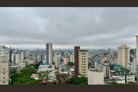 Apartamento à venda com 196m², 4 quartos e 3 vagas Apartamento à venda com 196m², 4 quartos e 3 vagasVista