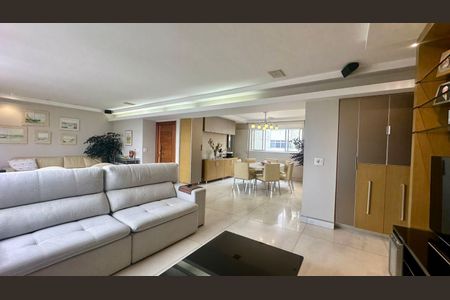 Apartamento à venda com 196m², 4 quartos e 3 vagas Apartamento à venda com 196m², 4 quartos e 3 vagasSala