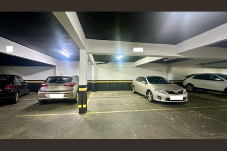 Apartamento à venda com 196m², 4 quartos e 3 vagas Apartamento à venda com 196m², 4 quartos e 3 vagasVagas de garagem