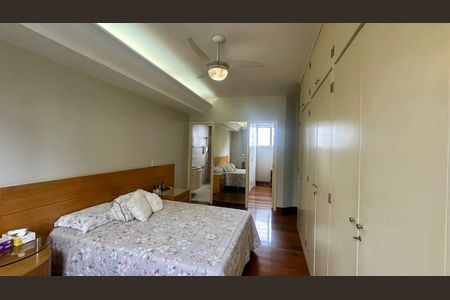 Apartamento à venda com 196m², 4 quartos e 3 vagas Apartamento à venda com 196m², 4 quartos e 3 vagasQuarto