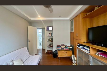 Apartamento à venda com 196m², 4 quartos e 3 vagas Apartamento à venda com 196m², 4 quartos e 3 vagasQuarto