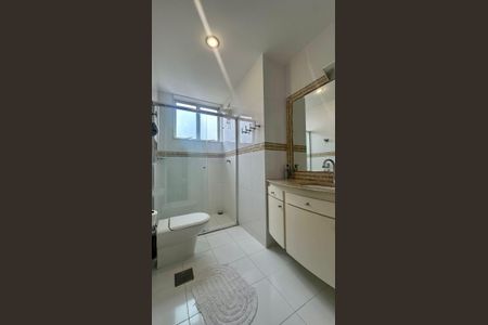 Apartamento à venda com 196m², 4 quartos e 3 vagas Apartamento à venda com 196m², 4 quartos e 3 vagasBanheiro