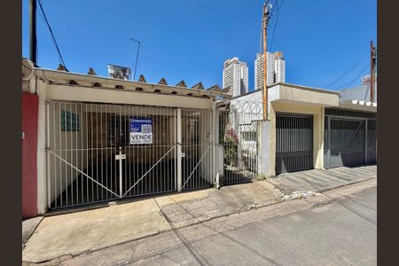 Casa à venda com 75m², 2 quartos e 1 vaga Casa à venda com 75m², 2 quartos e 1 vagaFachada