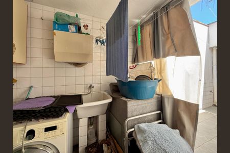 Casa à venda com 75m², 2 quartos e 1 vaga Casa à venda com 75m², 2 quartos e 1 vagaÁrea de Serviço