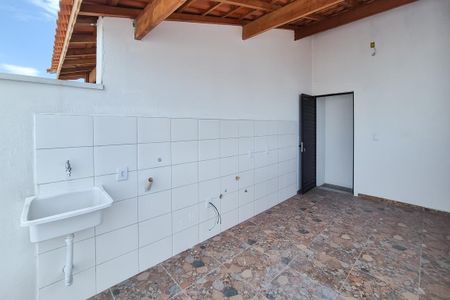 Apartamento para alugar com 120m², 2 quartos e sem vagaCozinha e Área de Serviço