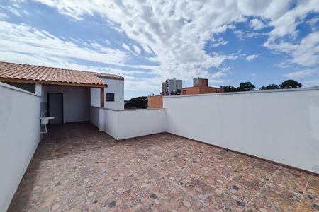Apartamento para alugar com 120m², 2 quartos e sem vagaQuintal