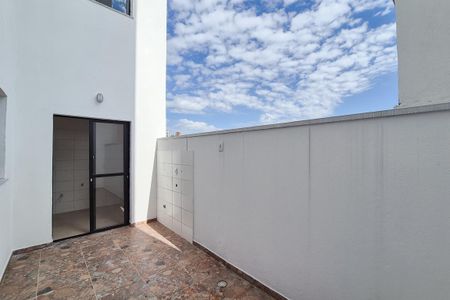 Apartamento para alugar com 65m², 2 quartos e 1 vagaQuintal