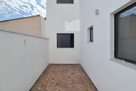 Apartamento para alugar com 65m², 2 quartos e 1 vagaQuintal