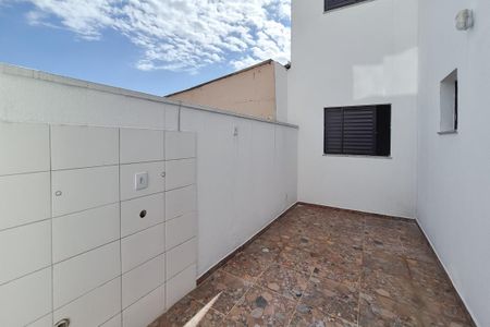 Apartamento para alugar com 65m², 2 quartos e 1 vagaQuintal