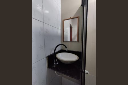 Banheiro - torneira de casa à venda com 16 quartos, 300m² em Vila Liviero, São Paulo