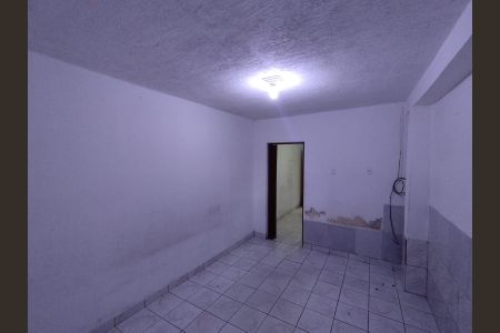 Quarto de casa à venda com 16 quartos, 300m² em Vila Liviero, São Paulo