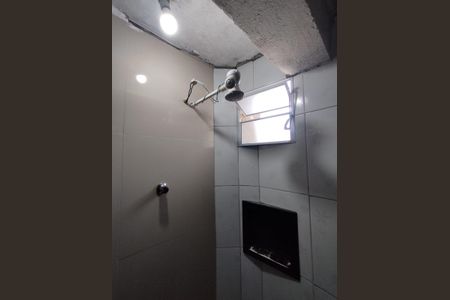 Banheiro - torneira de casa à venda com 16 quartos, 300m² em Vila Liviero, São Paulo