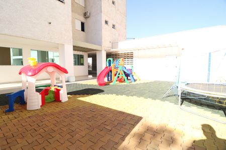 Apartamento para alugar com 60m², 2 quartos e 2 vagasÁrea comum - Playground