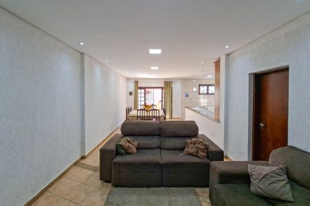 Casa para alugar com 150m², 3 quartos e 4 vagasSala