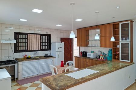 Casa para alugar com 150m², 3 quartos e 4 vagasCozinha 