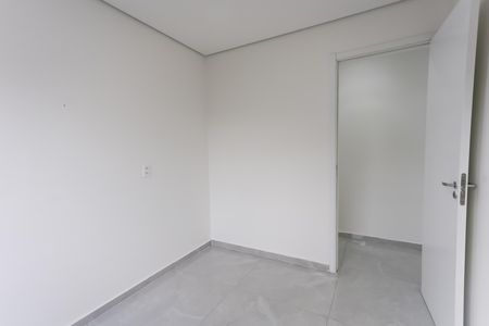 quarto 1 de apartamento para alugar com 2 quartos, 48m² em Jardim Helga, São Paulo