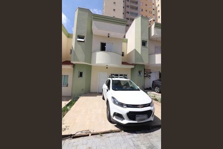 Casa de condomínio à venda com 198m², 3 quartos e 2 vagasFachada Interna 