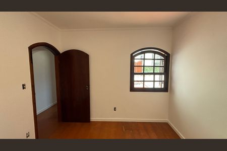 Casa à venda com 232m², 4 quartos e 4 vagasQuarto 2
