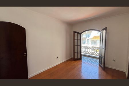 Casa à venda com 232m², 4 quartos e 4 vagasSuite