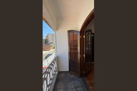 Casa à venda com 232m², 4 quartos e 4 vagasSuite Varanda