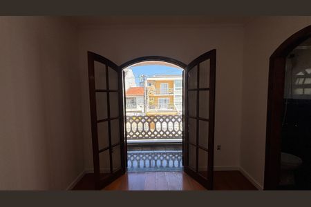 Casa à venda com 232m², 4 quartos e 4 vagasSuite Varanda
