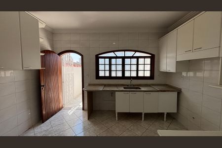 Casa à venda com 232m², 4 quartos e 4 vagasSala de Jantar - Cozinha